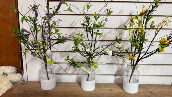 Twig Filler Pick with Whispy leaves